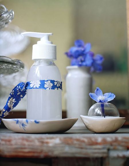 How to Make Aloe Vera and Lavender Body Gel at Home thumbnail