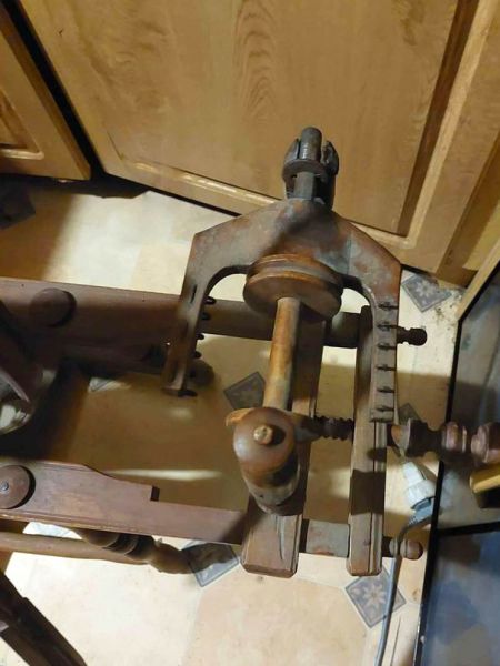 Is it worth restoring wool spinning wheel? image three