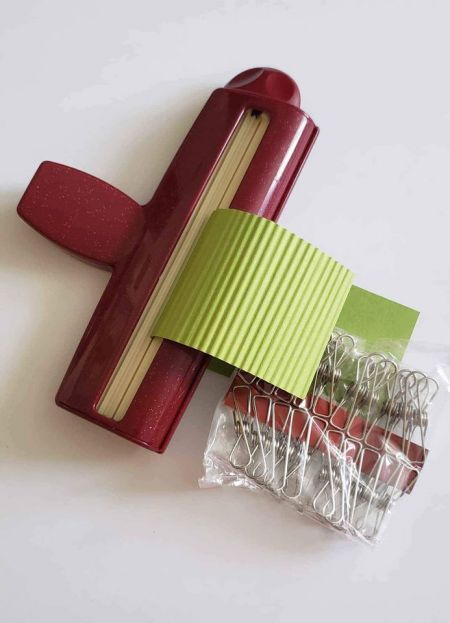 Can the UCHIDA Corru-Gator paper crimper crimp in a circle? image one