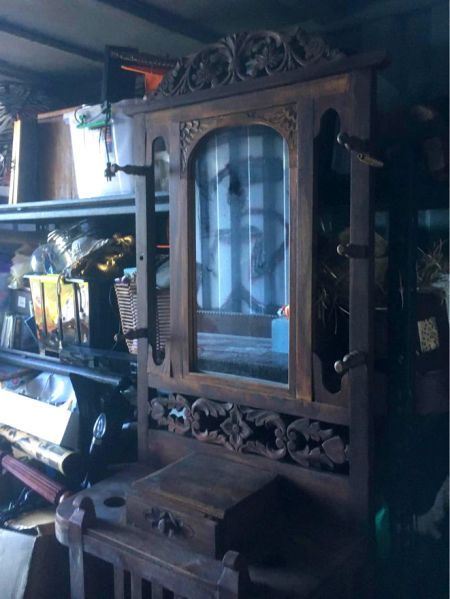 Is it better to paint or varnish this old vintage hall stand? image one